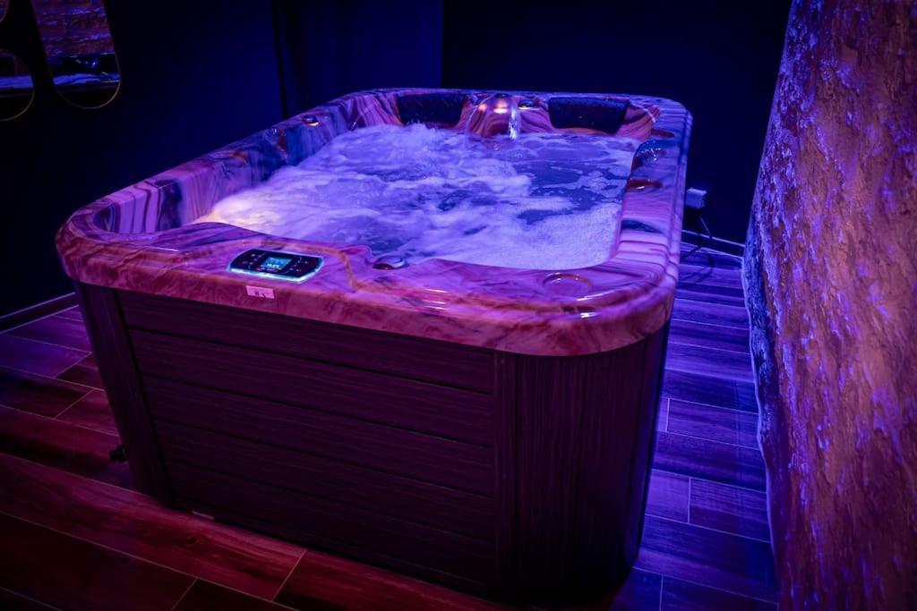 Love Room Spa Privatif Villefranche-sur-Saône Extérieur photo